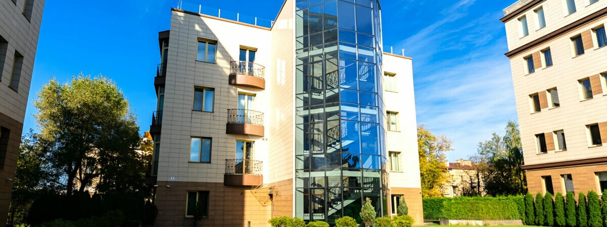 В Минске выставили на продажу 3-уровневую квартиру с баней, сауной и бассейном. Сколько попросили? — Фото