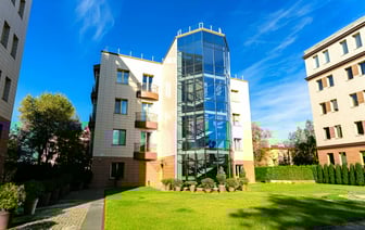 В Минске выставили на продажу 3-уровневую квартиру с баней, сауной и бассейном. Сколько попросили? — Фото