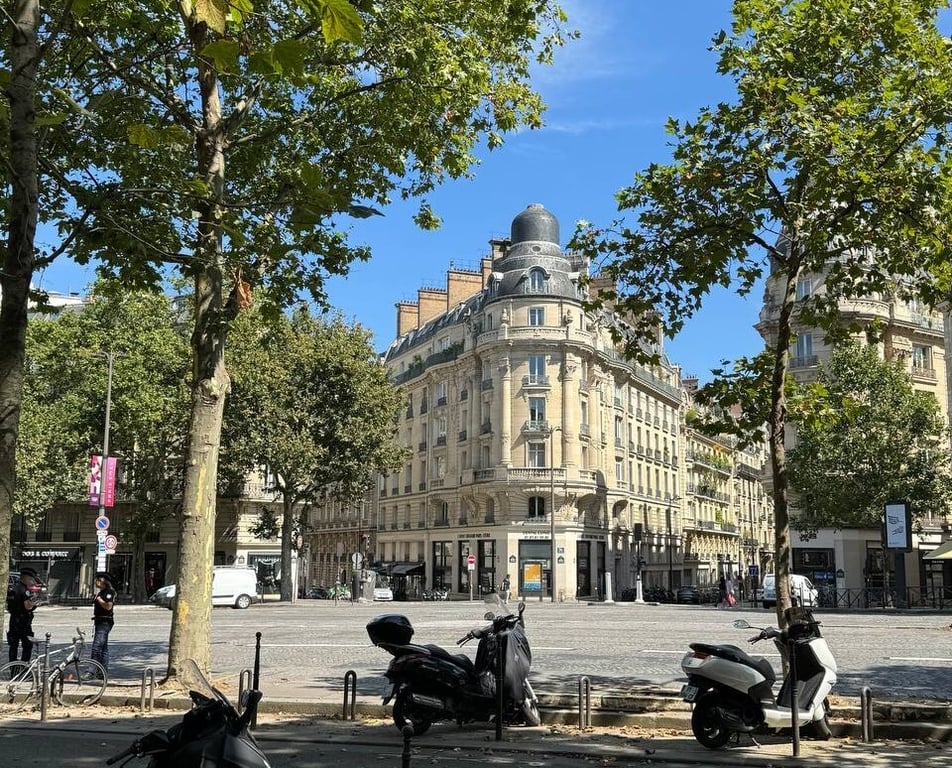 Белорусы отправились в Европу на «микрике» Renault Trafic