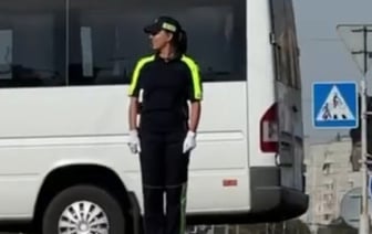 Красота спасет мир! Женщина-регулировщик растопила сердца TikTok