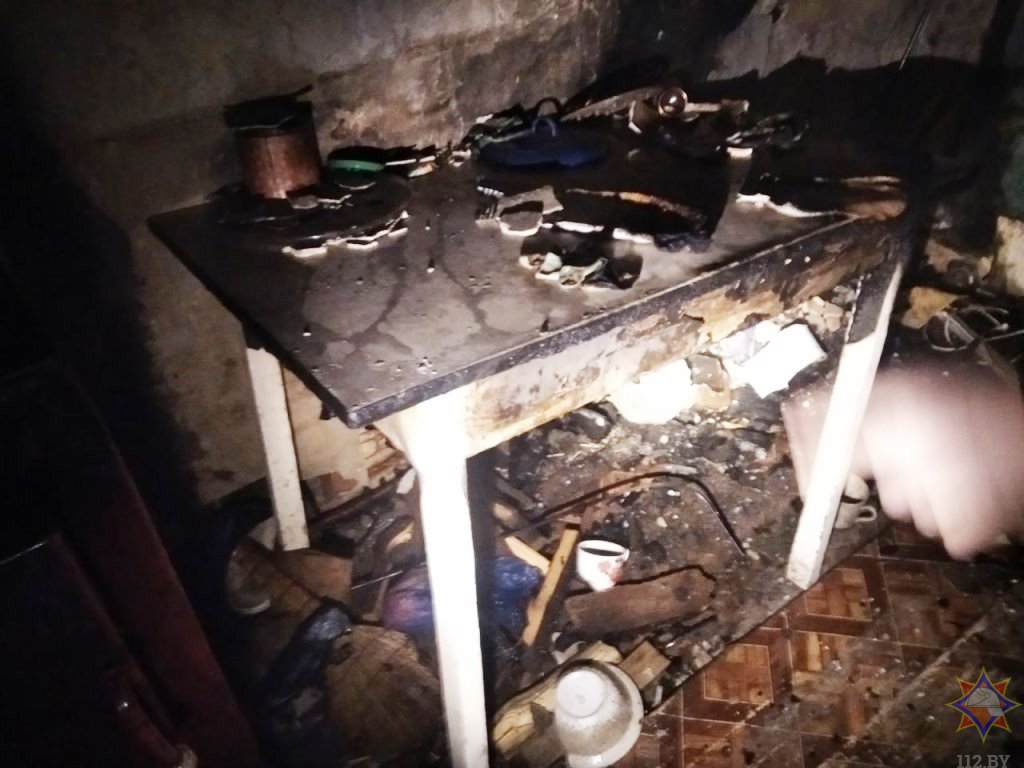 Автономный пожарный извещатель предупредил о пожаре в Каменецком районе. Работники МЧС спасли супругов-пенсионеров