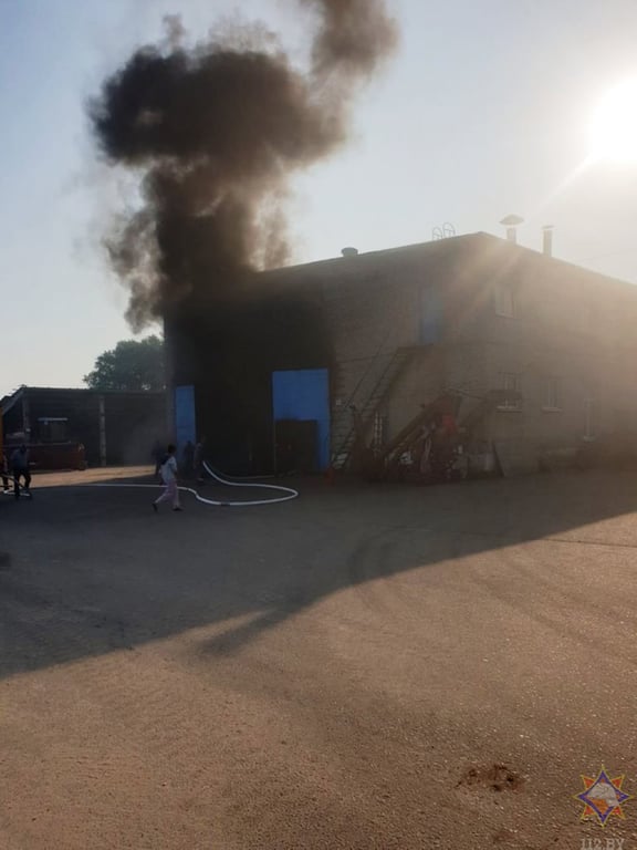 В Кобринском районе загорелся трактор