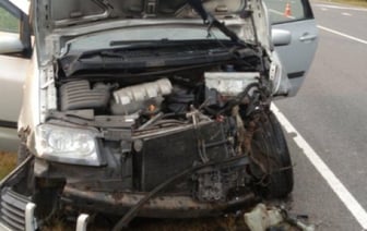 Два автомобиля  столкнулись лоб в лоб в Каменецком районе