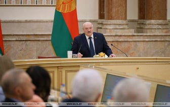 Лукашенко приказал подготовиться к приходу «нового поколения» без перехода власти. Что имел в виду?