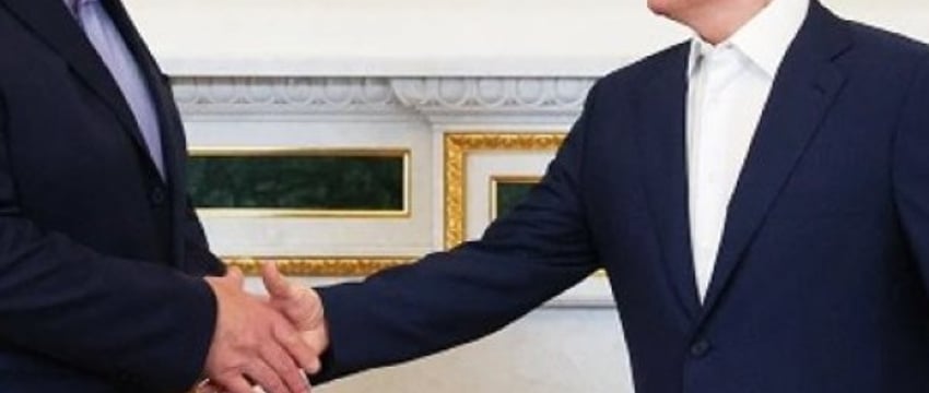 Лукашенко поздравил Путина с победой на выборах