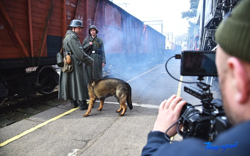 В Барановичах высадился десант немецких солдат. Идет съемка телефильма