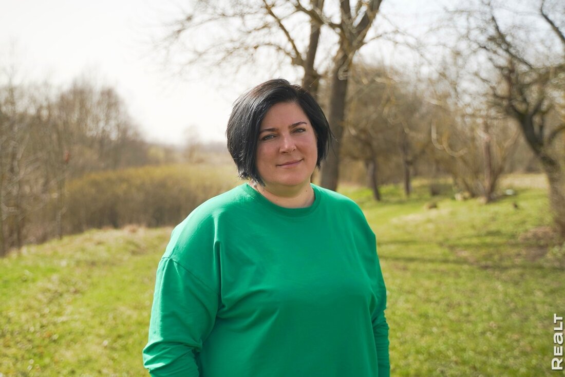 Белоруска восстанавливает родовое гнездо в глухой деревне у реки