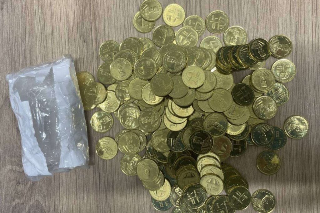 Литовская таможня задержала рейсовый автобус МАЗ за контрабанду наличных и сигарет