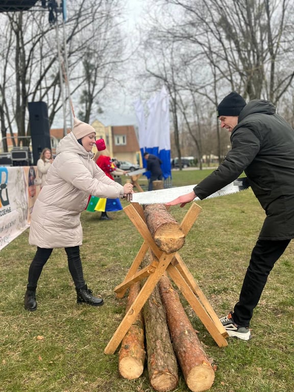 В Бресте проходят народные гуляния «Широкая масленица»
