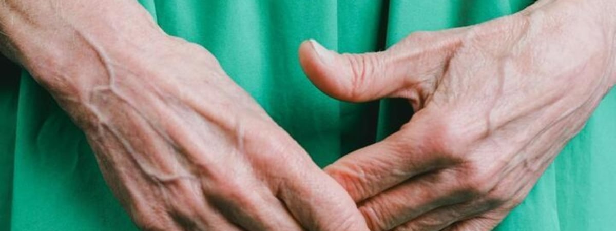 Как вовремя заподозрить, что у пожилого человека развивается болезнь Альцгеймера? Врач рассказала о простых тестах в домашних условиях