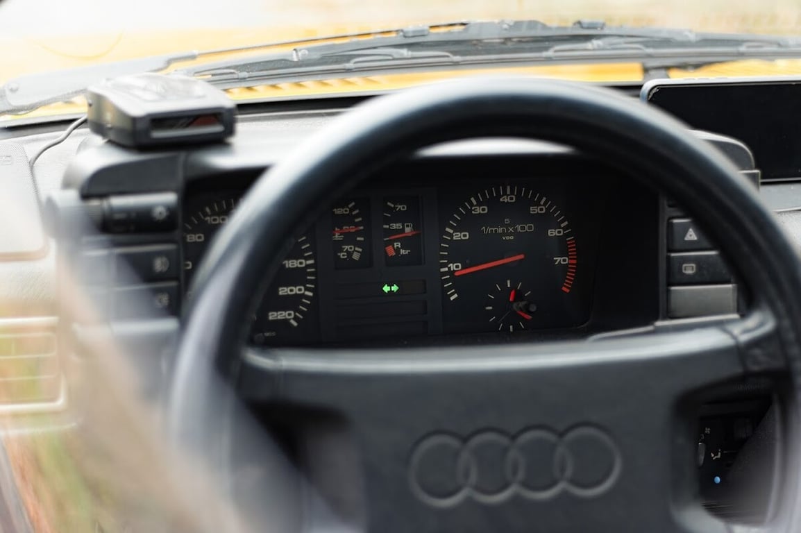 Золотая мечта на колесах: брестчанин делится опытом владения 40-летней Audi Coupe