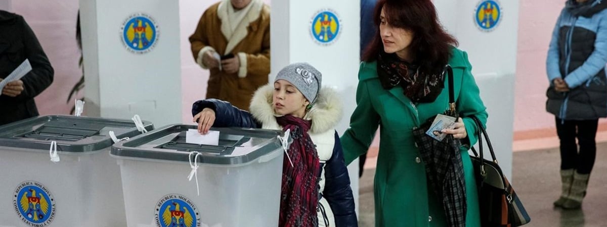 В Молдове объявили «день тишины» накануне выборов и референдума. Кому предсказали победу соцопросы?