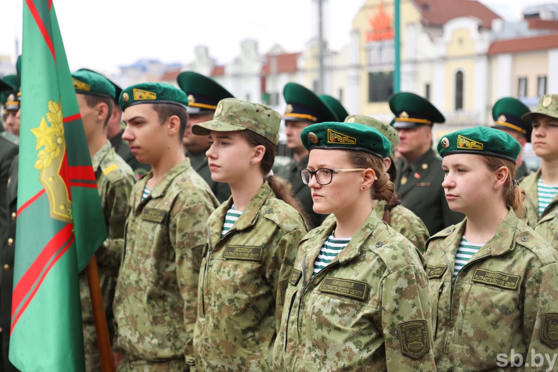 Крестный ход «Церковь и армия» совершил в Бресте памятные литии по пограничникам, отдавшим жизни за Родину