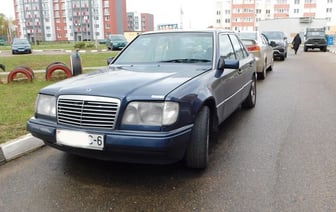 Белорус запрыгнул на капот и крышу автомобиля тёщи