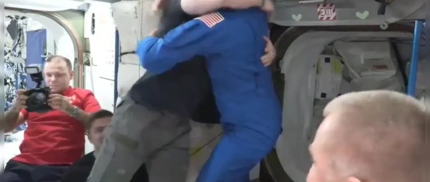 Капсула SpaceX, на которой Сунита Уильямс возвращалась домой, пристыковалась к Космической станции