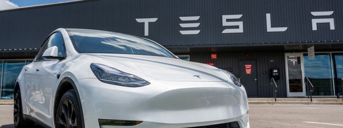 Tesla Илона Маска стала подавать в суд на недовольных покупателей электромобилей. Так можно было?