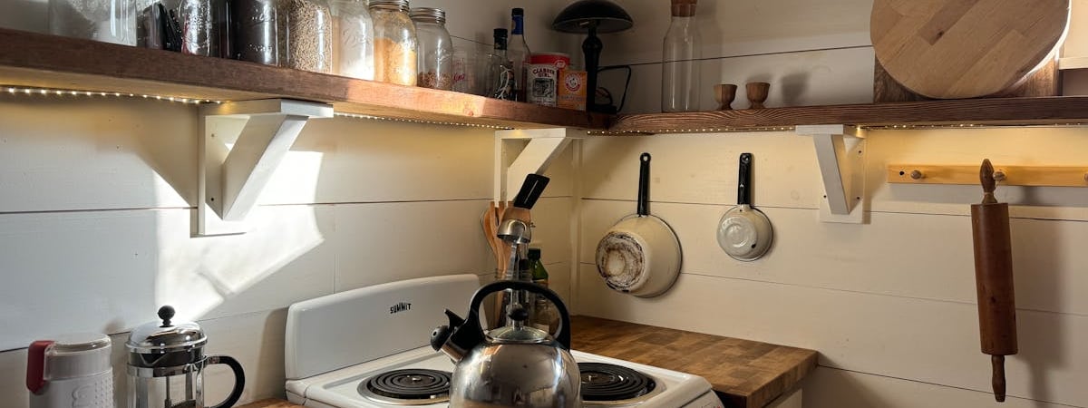 «Не могут проводить время со следователем» — Депутаты предложили упростить доступ СК к гаджетам белорусов. Как?