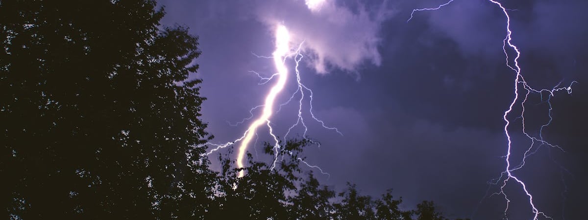 Российские войска обстреляли Запорожье, погибли три человека