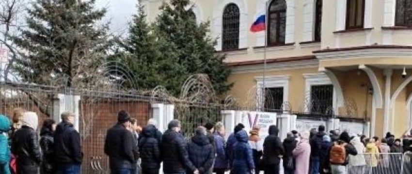 В Бресте активно идет голосование на выборах президента РФ