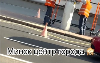 «Выпускники Колокольного училища» — Работа коммунальщиков в центре Минска поставила в тупик пользователей соцсетей — Видео