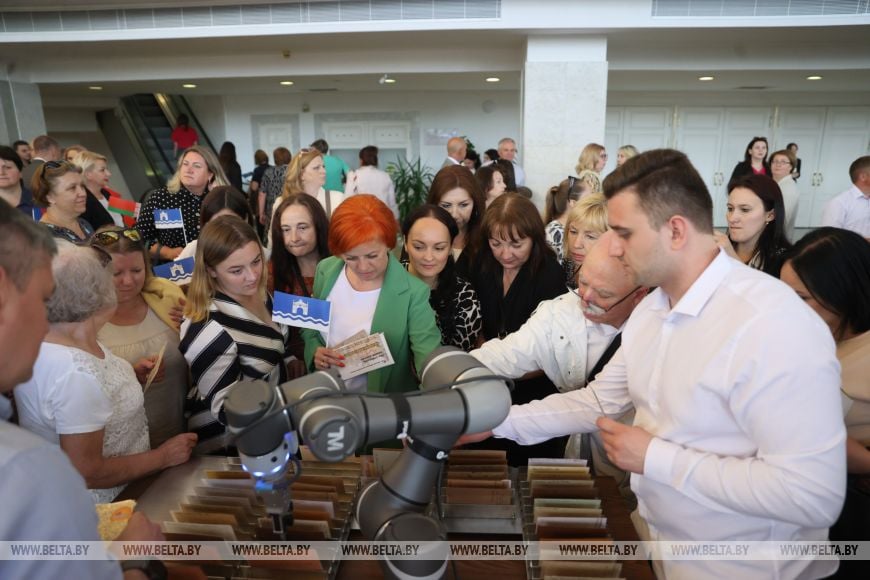 Самобытную культуру Брестской области представили в Минске на фестивале «Беларусь - моя песня»