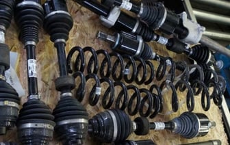 Чтобы сэкономить на таможенных платежах более 35 000 рублей, в документах не указали перемещаемые автозапчасти