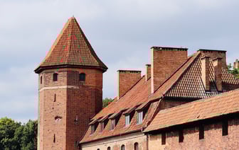 На местных выборах в Польше предварительно побеждает "ПиС"