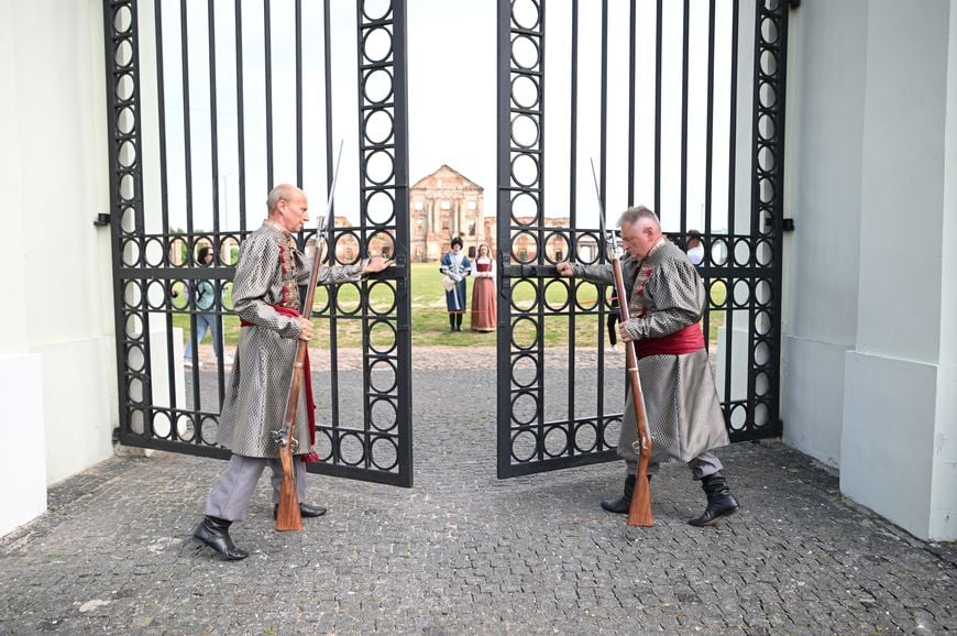 Красочный фейерверк юбилейного ХХ культурно-спортивного фестиваля «Вытокi» в Пружанах