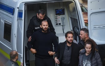 Обыск в Румынском Доме Влиятельного Женоненавистника Эндрю Тейта по Обвинению в Изнасиловании