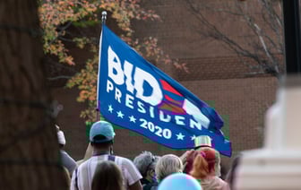 «Они так стараются перед этими выборами, как будто правда собираются кого-то выбирать»