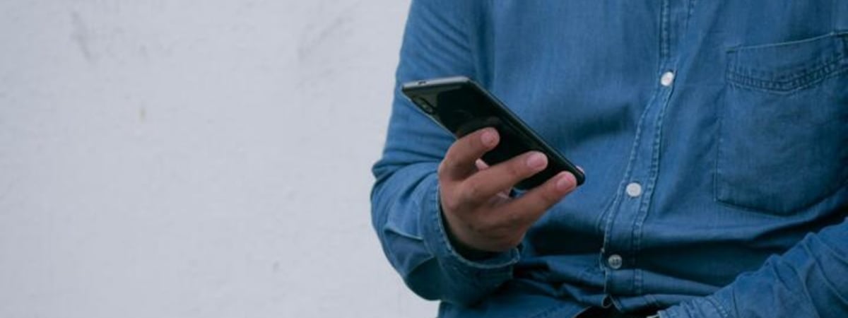 «Это единственное, за что можно зацепиться». На утекшей прослушке силовики обсуждают, как искать человека по локации мобильника