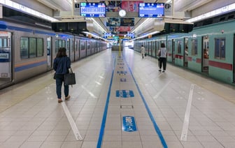 В варшавском метро появились билборды, которые рассказываю о ситуации в Беларуси
