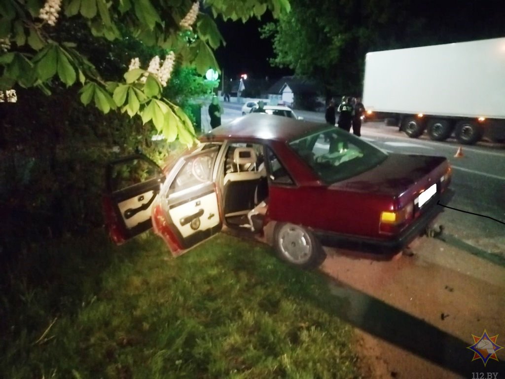 ДТП в Ивацевичах: работники МЧС спасли пассажирку легкового автомобиля