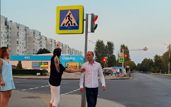 «Всю жизнь делали это неправильно» — Белорусы поделились в TikTok странным способом перехода через дорогу — Видео