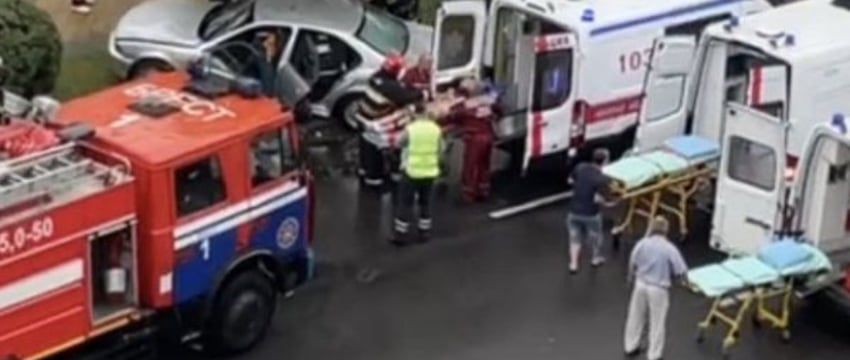 В Бресте водитель BMW на «лысой» резине выехал на обочину и столкнулся с деревом. Подробности расследования