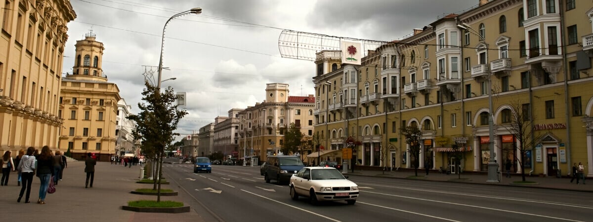 «Аж с кровати спрыгнул» — Минчане пожаловались на звук, похожий на «мощный взрыв». Что ответили в МЧС?