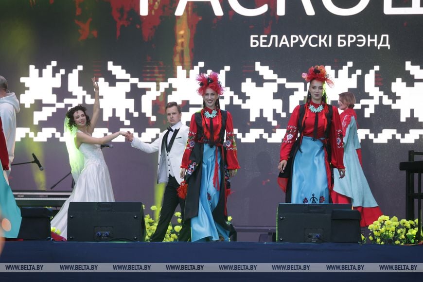 Красочный фейерверк юбилейного ХХ культурно-спортивного фестиваля «Вытокi» в Пружанах