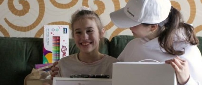 Целеустремленной девочке с ДЦП в Бресте подарили спортивный комплекс