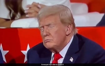 Спал ли Дональд Трамп на съезде Республиканской партии? Вот правда.