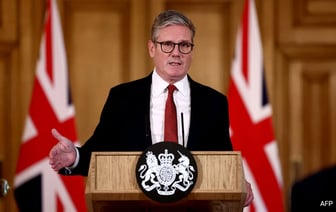 Премьер-министр Великобритании Кир Стармер призывает к экстренному совещанию в связи с усилением беспорядков.