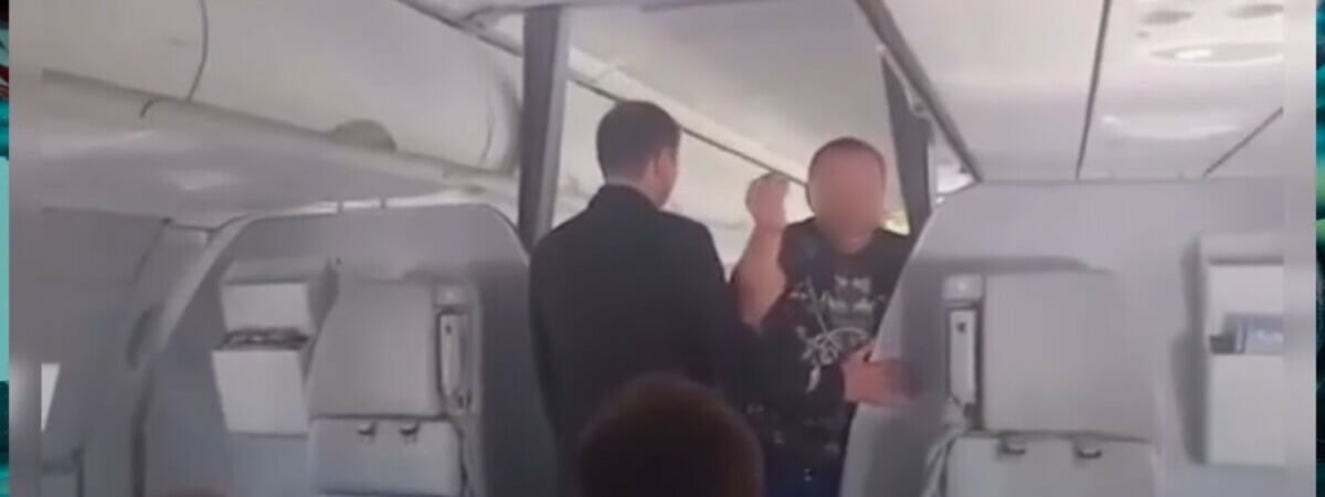 В «Белавиа» рассказали, кого из белорусов внесут в «черный список» — Видео