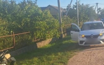 В Брестском районе 79-летний водитель Renault столкнулся с мопедом. Кто виноват?