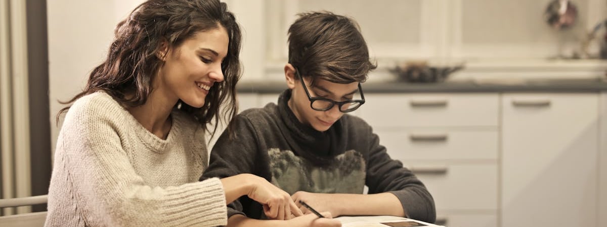 В Тбилиси и еще нескольких городах студенты устроили забастовку в поддержку протестов