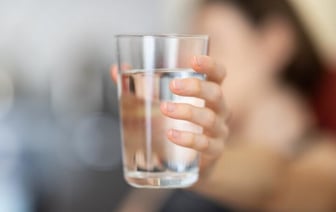 Ополаскиватель для рта Listerine повышает риск развития рака — ученые