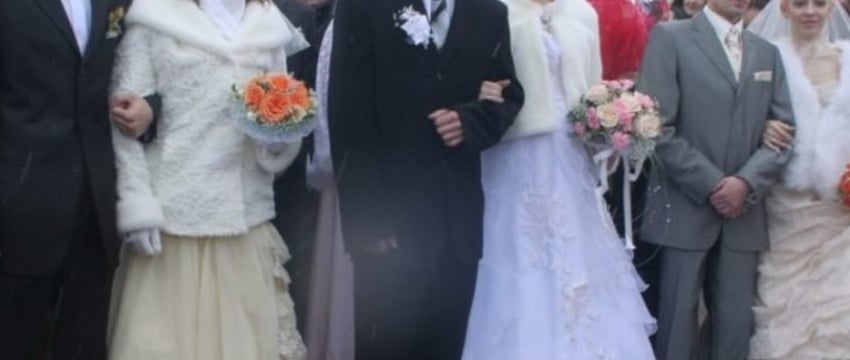 Ночевали в машине, чтобы попасть в ЗАГС. История одной свадьбы в Барановичах