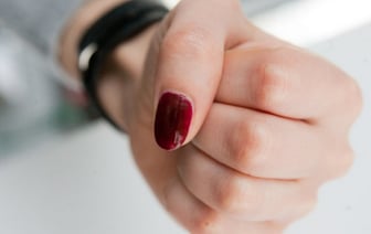 В Новогрудке мужчина чуть не задушил собственную сожительницу