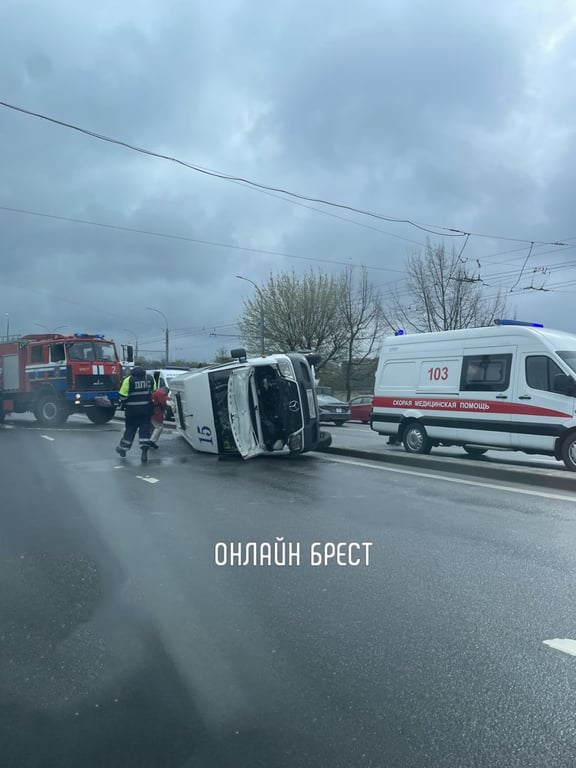 Маршрутка с пассажирами перевернулась в Бресте — подробности расследования