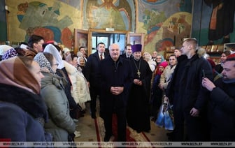 Лукашенко в храме на Рождество: Чего Зеленский вякает?
