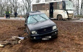 Жуткое ДТП в Гомельской области: легковушка столкнулась с автобусом — один человек погиб, пятеро пострадали