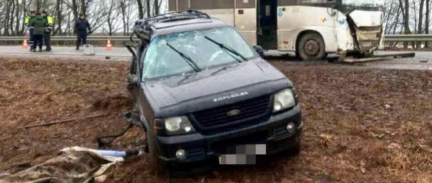 Жуткое ДТП в Гомельской области: легковушка столкнулась с автобусом — один человек погиб, пятеро пострадали